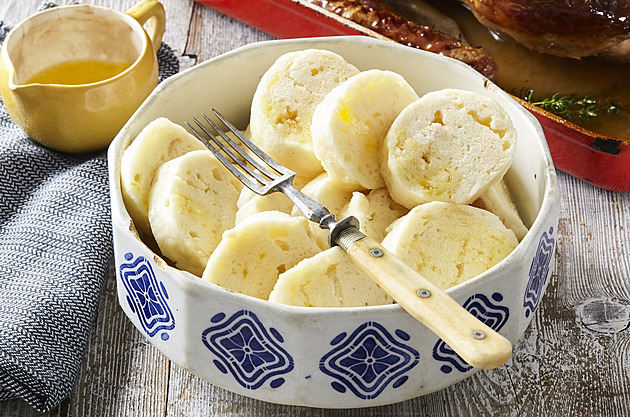 Od knedlíků po zavářky do polévek. Zvládněte 30 pilířů české kuchyně