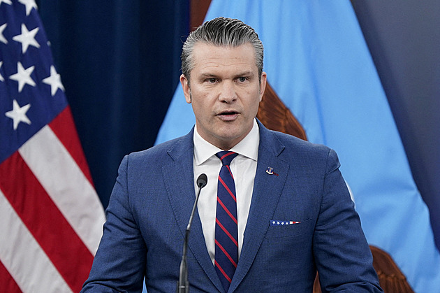 „Toto není Irák.“ Útoky na Írán nepovedou k nekonečné válce, ujišťuje Hegseth