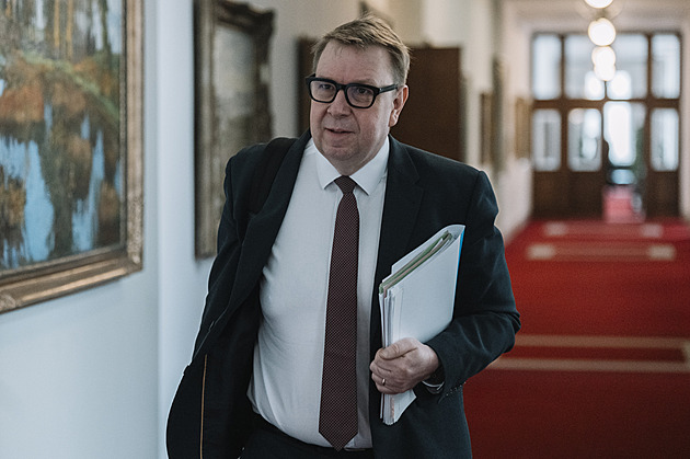 Důchodový věk na 65 letech zastropuje vláda později, teď chce řešit valorizace