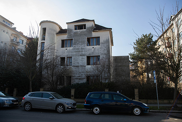 Město zavede vyšší daň pro domy, kde jsou squaty. Tlačí tak na majitele