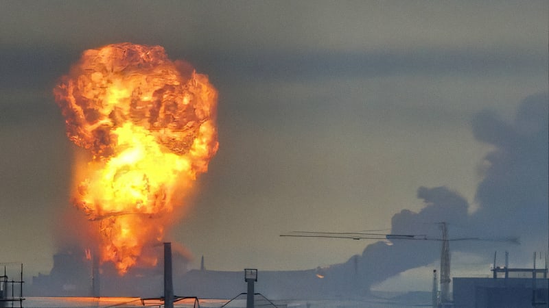 Rychlé zaměření a pak výbuch. Podívejte se, jak Američané likvidují íránské lodě a rakety