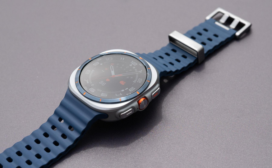 Samsung má do neděle mega slevy na hodinky. Galaxy Watch8 jsou jen za 4 989 Kč