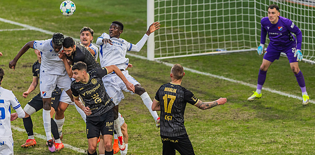 Hradec - Baník 1:0, úspěšná odveta za vyřazení v poháru, rozhodl Mihálik