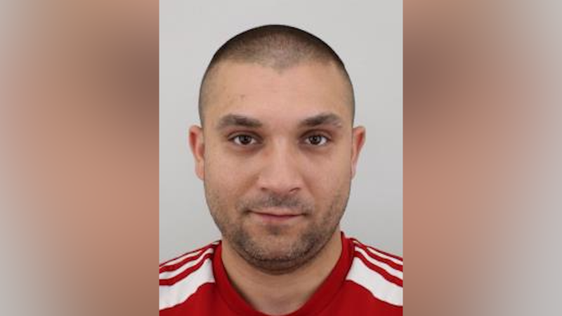 Uprchlý vězeň na Karlovarsku: Muž se nevrátil z nestřeženého pracoviště, policie prosí o pomoc