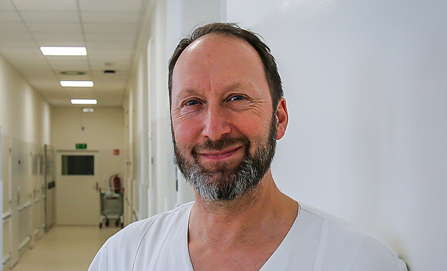 Tváříme se, že covid nikdy nebyl. Ale je jen otázka času, kdy přijde další, říká primář