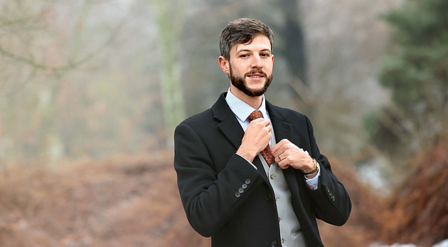 Nemáme právo veřejně komentovat každý názor, říká guru etikety o chování na sítích