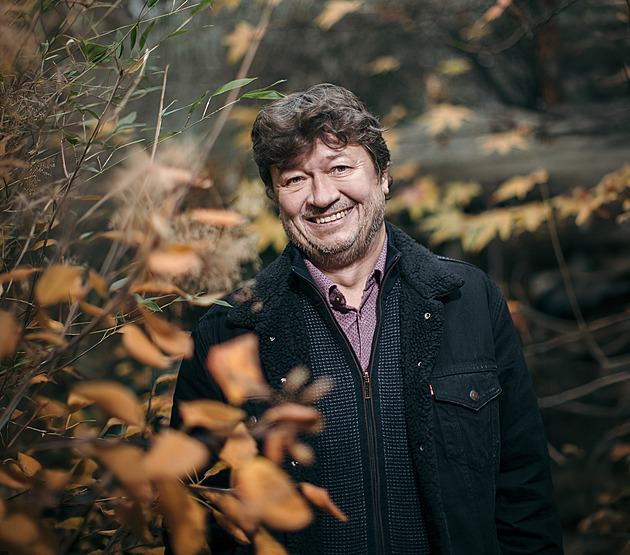 Karel Janák promluvil o nekompatibilních partnerkách i farmařícím Kotkovi