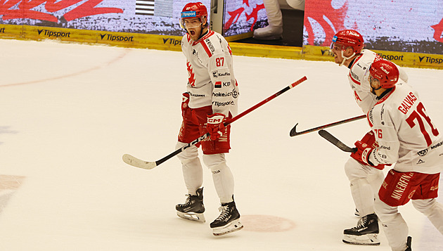 Jak Třinec ukradl bod. Kovařčík plácl do puku a dokonal obrat: Ani jsem to neviděl!