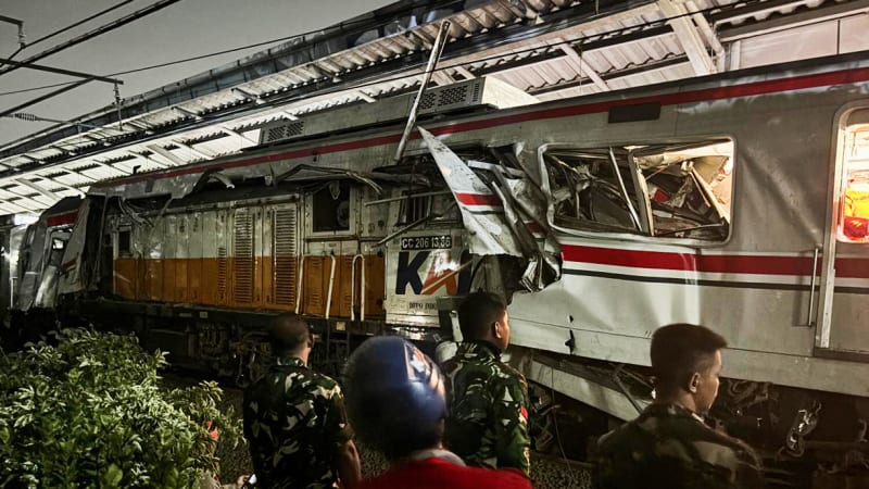 Tragédie u hlavního města. Srážku vlaků v Indonésii nepřežilo 14 lidí