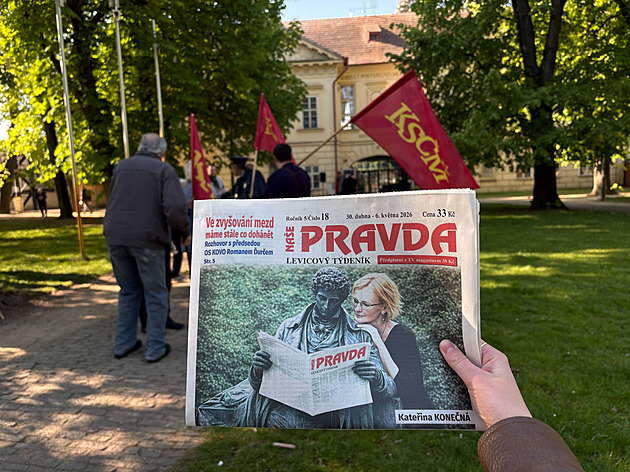 ONLINE: Komunisté se na Svátek práce vítali Internacionálou, studenti chystají průvod