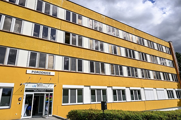 Dvě mrtvá miminka v jeden den. Lékaři se nedrželi postupů, odhalila kontrola