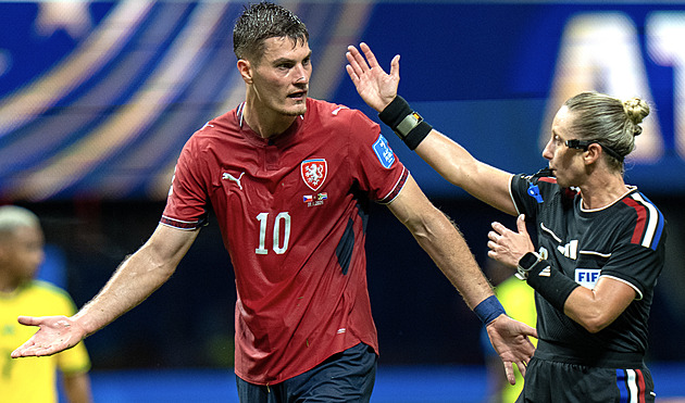 Když si to dáme, umíme hrát fotbal, tvrdil Schick. Při šanci se mu míč ztratil